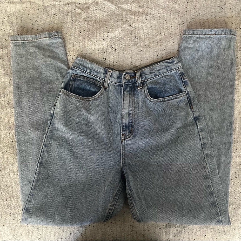 rhythm. light wash hi-rise tapered jean